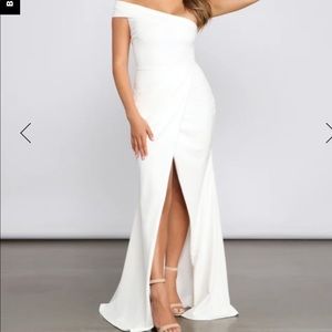 ASYMMETRIC OFF SHOULDER MERMAID DRESS